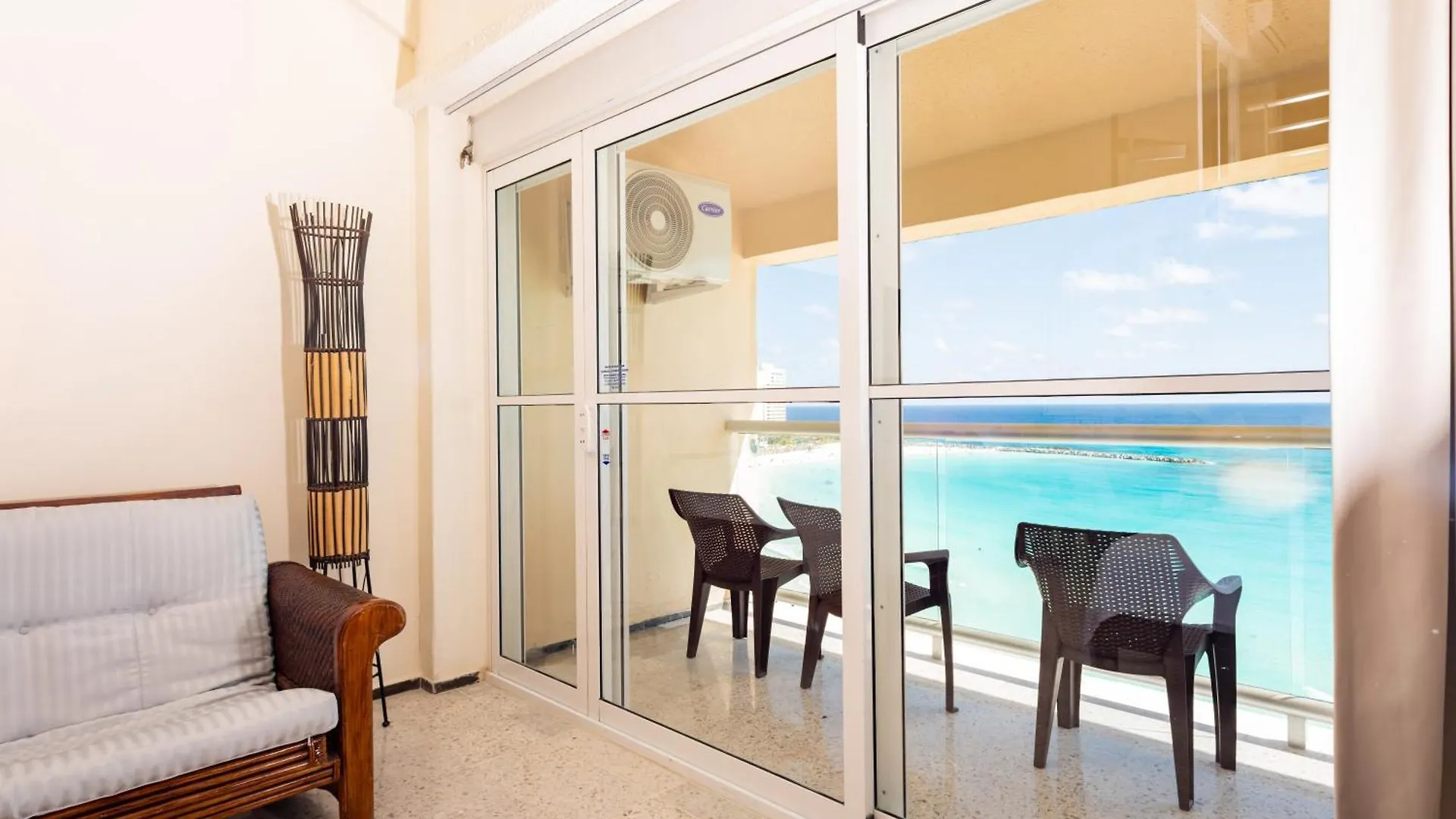 2 Story Oceanfront Penthouses On Cancun Beach! Aparthotel