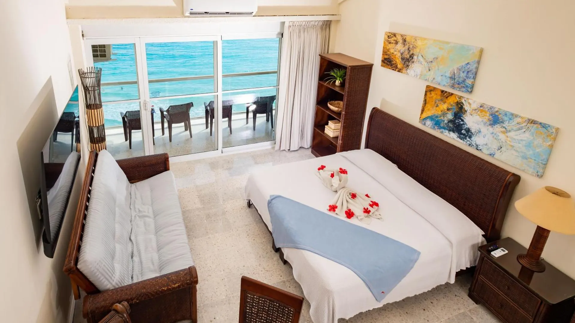 Aparthotel 2 Story Oceanfront Penthouses On Cancun Beach!