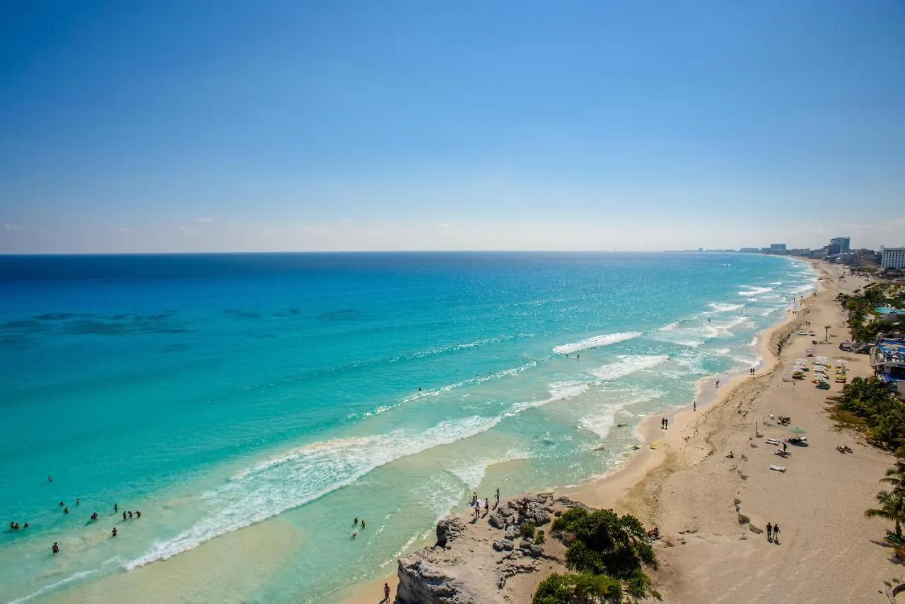 2 Story Oceanfront Penthouses On Cancun Beach! 0*,